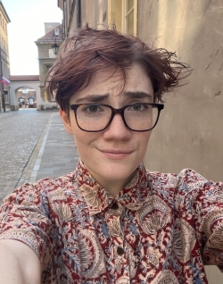 headshot photo of lilla bozek