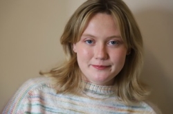 headshot photo of lily easter