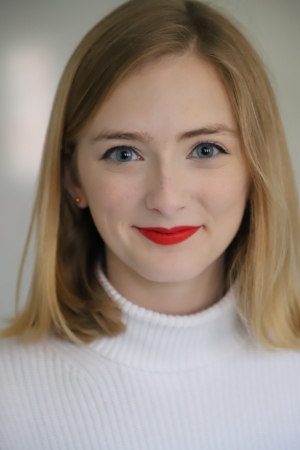 photo headshot of emma johnson